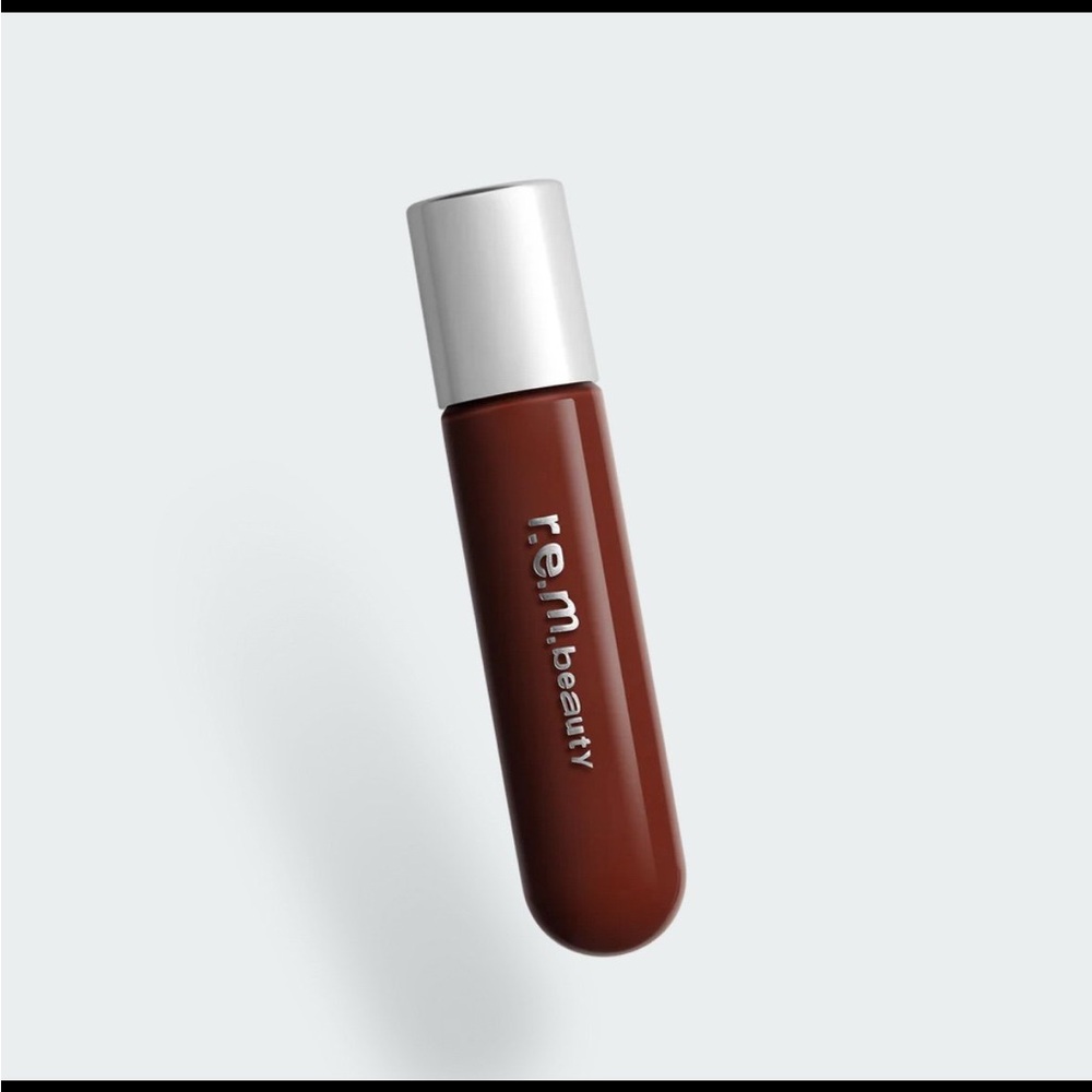 REM plumping lip gloss